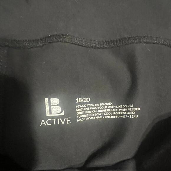 Lane Bryant Active Capri Yoga Pants Black 18/20 Gym Workout Slimming Athleisure - Picture 3 of 8